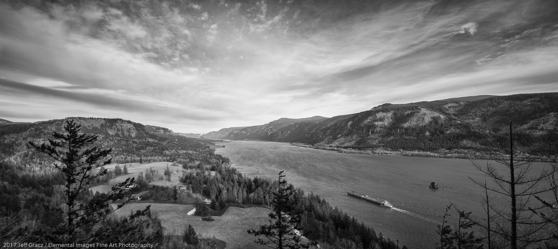 The Columbia River Gorge | Columbia River Gorge National Scenic Area | WA | USA - © 2017 Jeff Gracz / Elemental Images Fine Art Photography - All Rights Reserved Worldwide